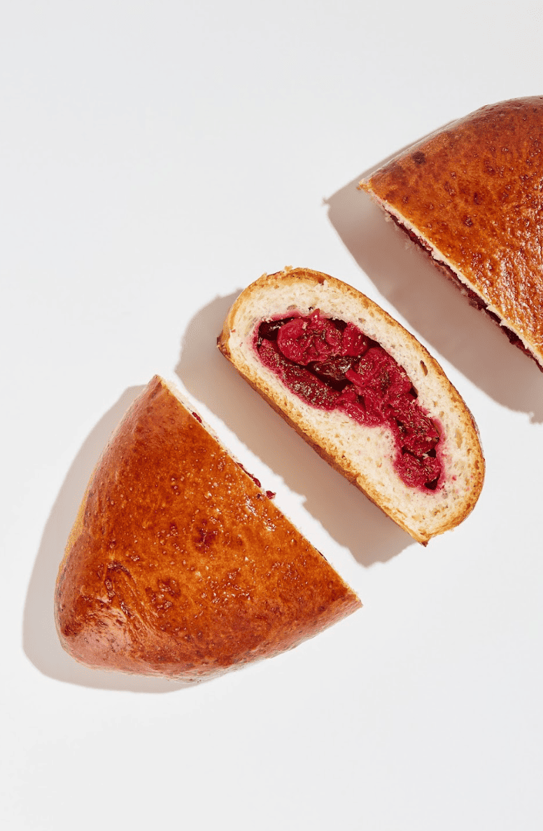 Булочка з вишнею 1 шт